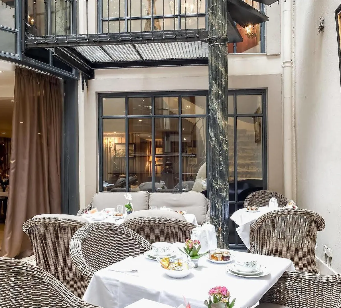 Hotel Chateaubriand 4*